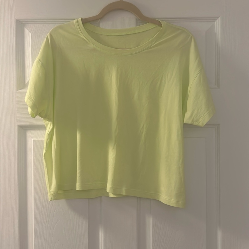 LULULEMON CROP COTTON TOP SIZE 10 never worn